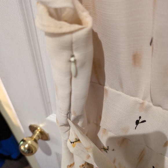 Beige, floral dress in size 10 from Scarlett - Picture 6 of 6